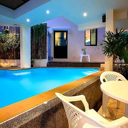 Royal Waves Hotel Patong Екстер'єр фото