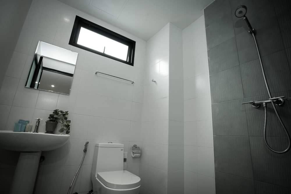 Royal Waves Hotel Patong Екстер'єр фото