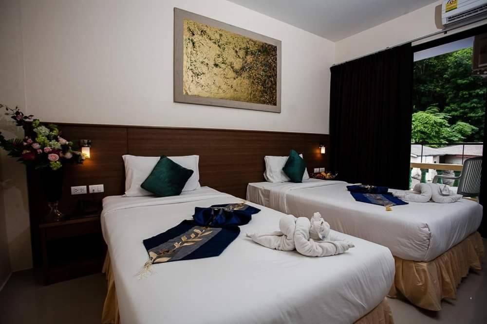 Royal Waves Hotel Patong Екстер'єр фото