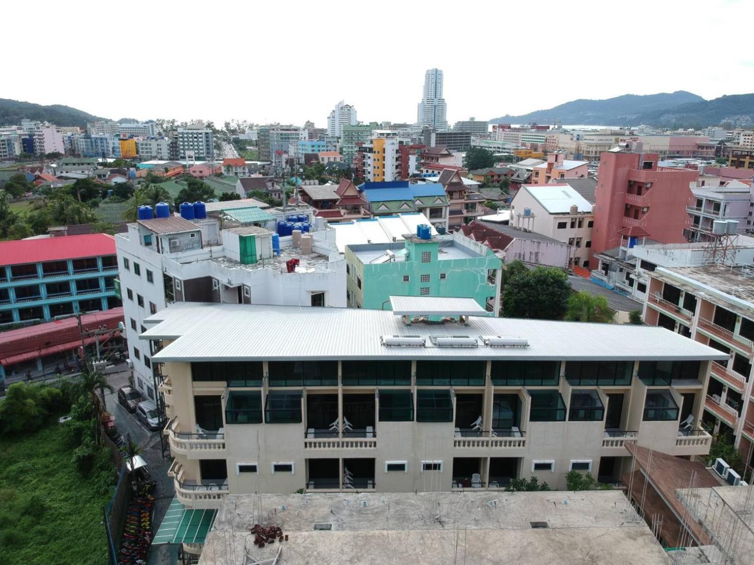 Royal Waves Hotel Patong Екстер'єр фото