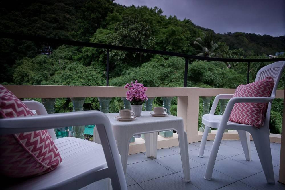 Royal Waves Hotel Patong Екстер'єр фото