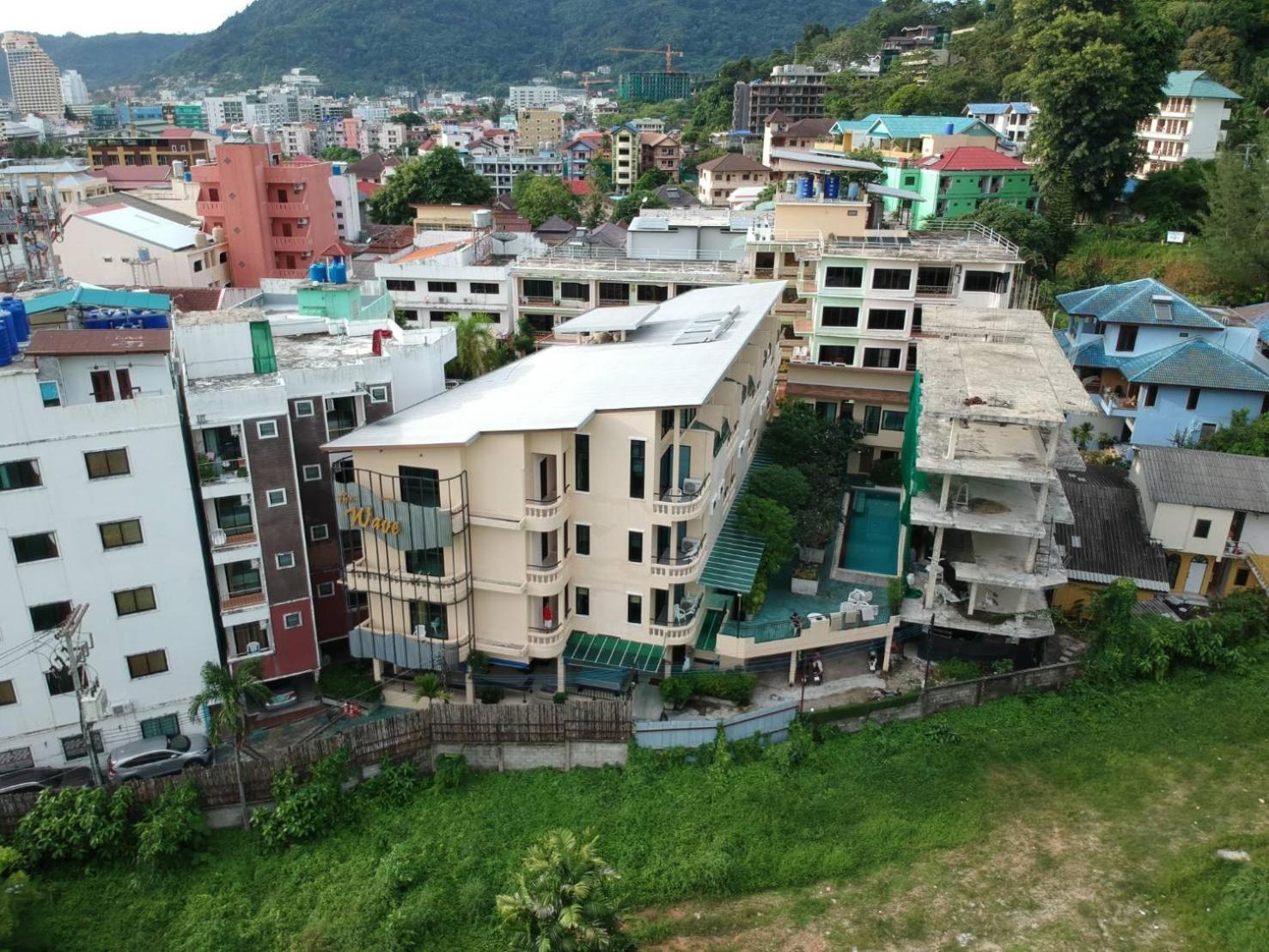 Royal Waves Hotel Patong Екстер'єр фото