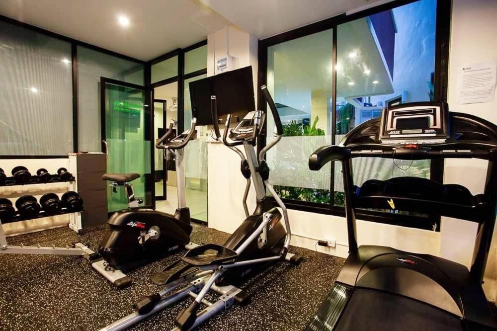 Royal Waves Hotel Patong Екстер'єр фото