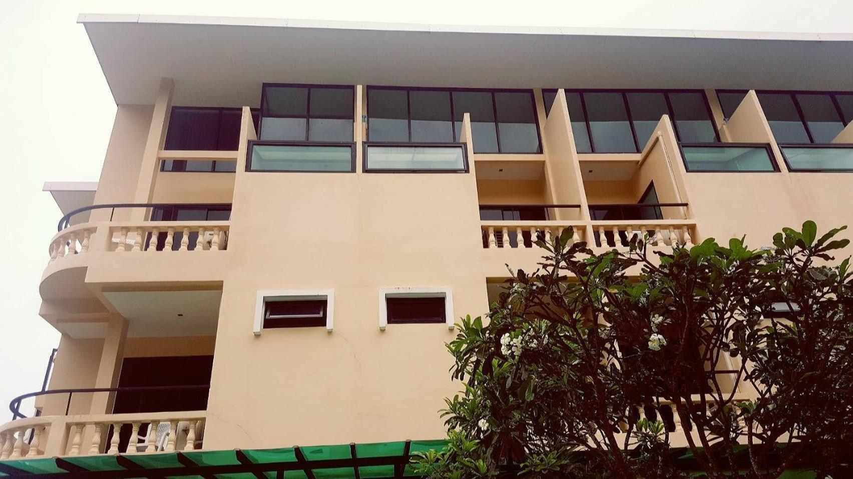 Royal Waves Hotel Patong Екстер'єр фото